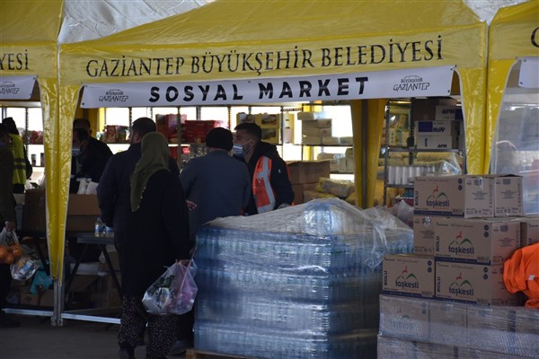 Gaziantep Büyükşehir, Nurdağı ve İslahiye’de sosyal market kurdu