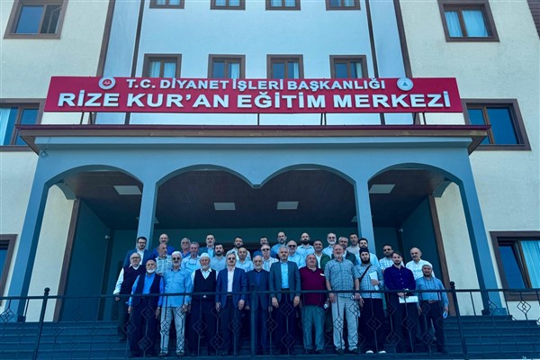 Rize'de Kur’an kurslarının vakıf ve dernek yöneticileri toplantı yaptı