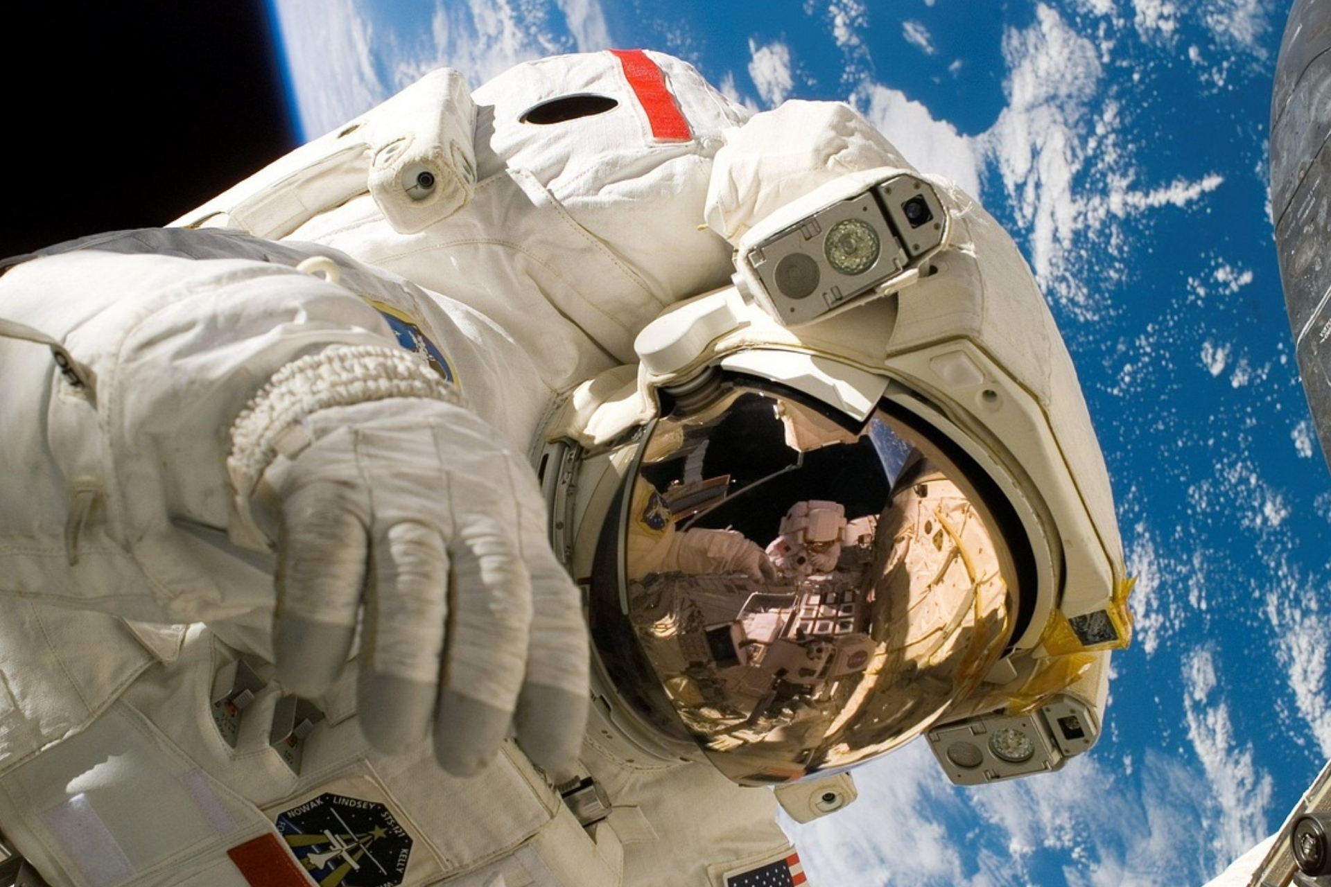 NASA: Artemis 2 astronotları mesafe rekoru kırdı<