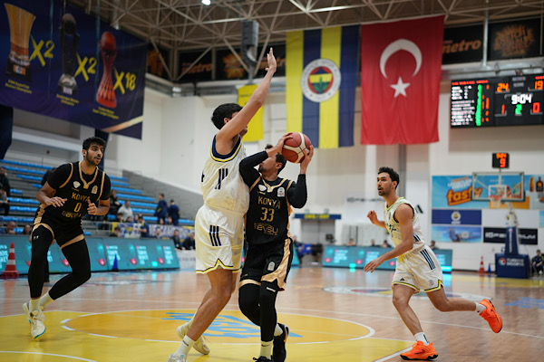 Konya Büyükşehir Belediyespor deplasmandan galip ayrıldı<