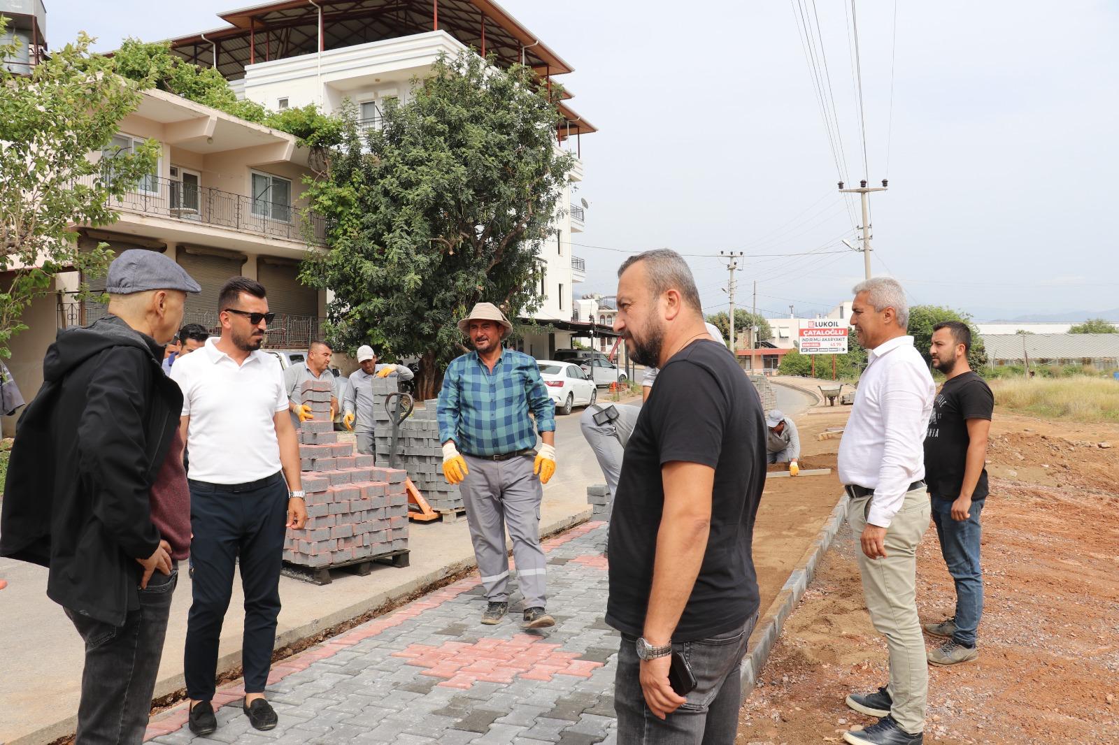 Gazipaşa Belediyesi, havalimanı yolunda kaldırım çalışmasını tamamladı<