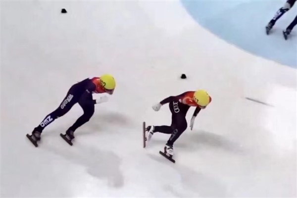 Çinli genç patenciler iki bronz madalya kazandı