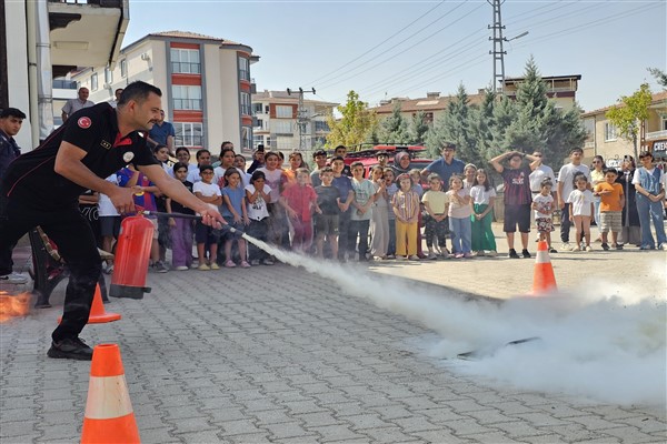 Malatya Büyükşehir Belediyesi semt konaklarında öğrencilere eğitim verildi<