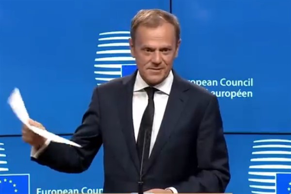  Tusk, başkanlık seçimlerindeki yenilginin ardından parlamentodan güvenoyu istedi<