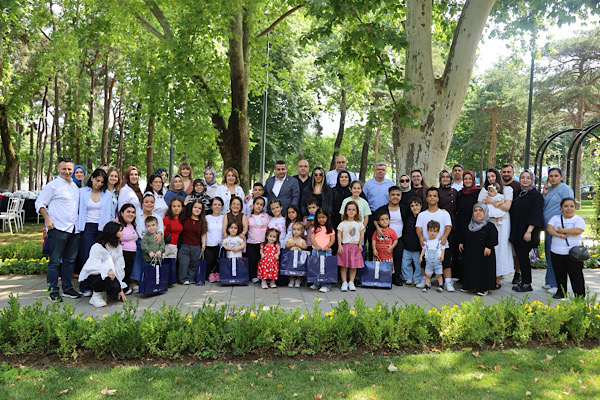 Akondroplazi bireyler, Bursa'nın tarihi ve kültürel mekanlarını gezdi<