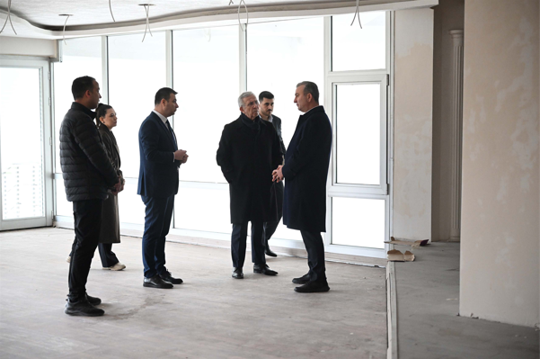 Başkan Yavaş, Demetevler Salonu’ndaki çalışmaları inceledi<