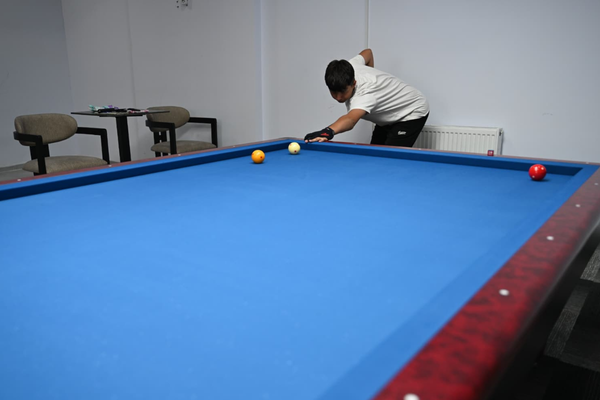 Karacabey’de bilardo branşı faaliyete başladı<