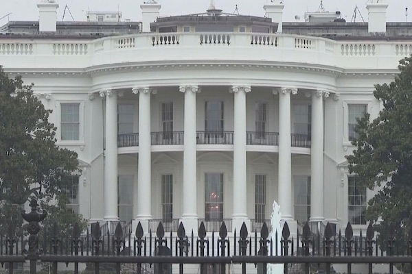 Trump, Ukrayna zirvesi öncesinde Putin ile görüştü<