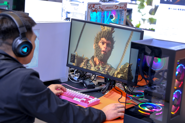 Online oyunlarda devletin resmi dili kullanılmalı<