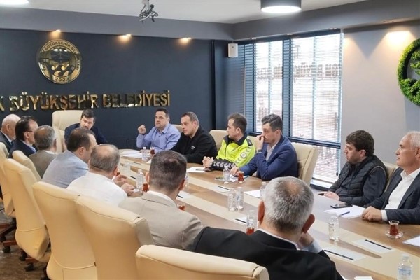 Trabzon'da turizm taşımacılığı masaya yatırıldı<