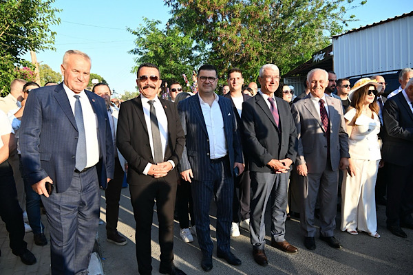 Manisa Büyükşehir Belediyesi heyeti, Güzelyurt Portakal Festivali'ne katılım sağladı