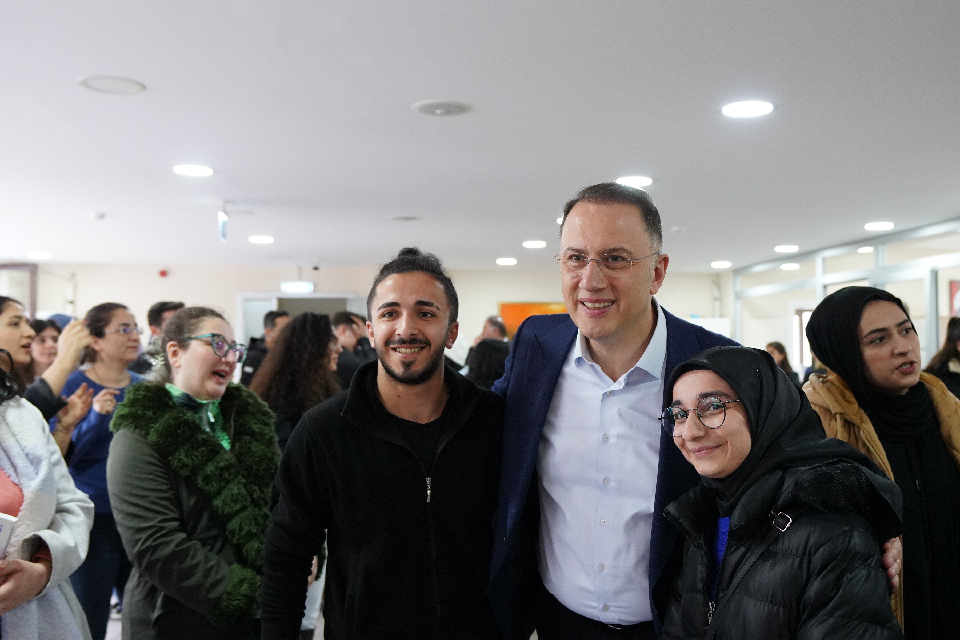 Beylikdüzü Belediyesi’nden öğrencilere kitap desteği <