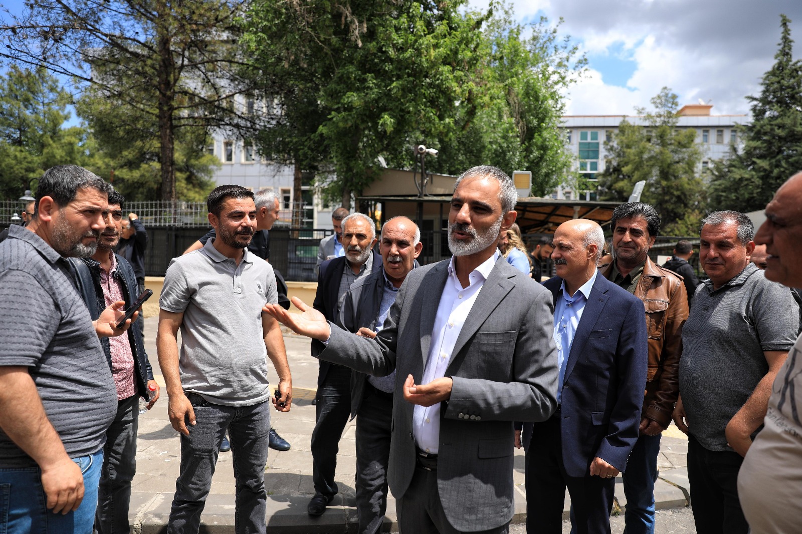 Eş Başkan Dündar'ın yurt dışı çıkış yasağı kaldırılmadı <