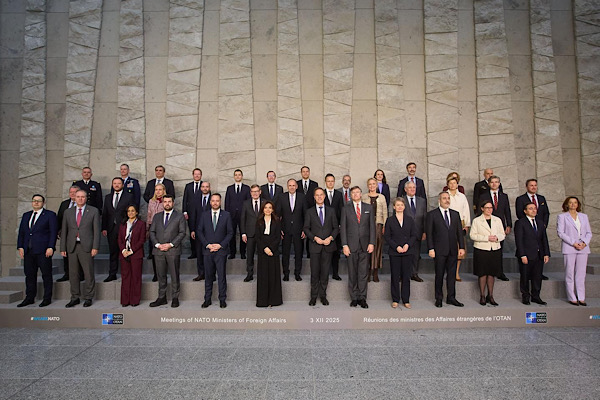 Bakan Georgiev, NATO Dışişleri Bakanları Toplantısı'na katıldı<