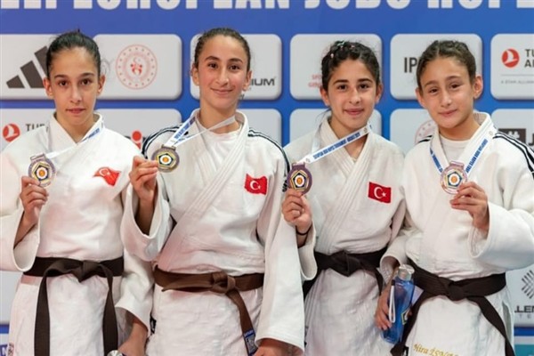 Erzurumlu judocu Elifsu Esenboğa'dan Avrupa şampiyonluğu<