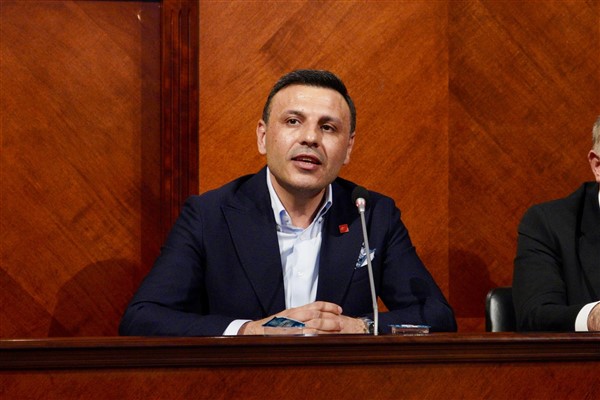 CHP'li Çelik:  Belediyelerimiz, tüm imkanlarıyla yangın söndürme çalışmalarını sürdürüyor