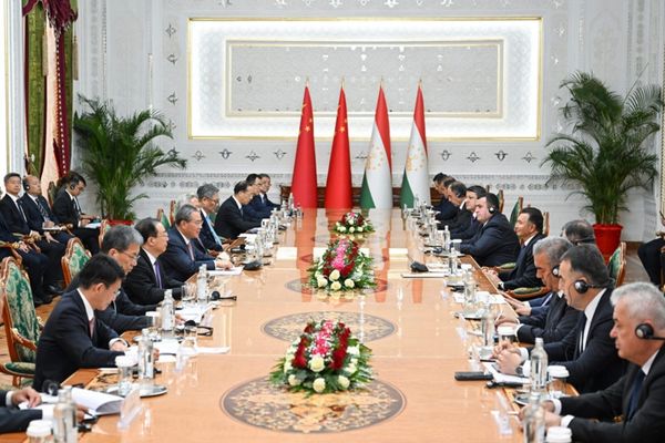 Çin ve Tacikistan'dan ekonomi ve güvenlikte iş birliği vurgusu<