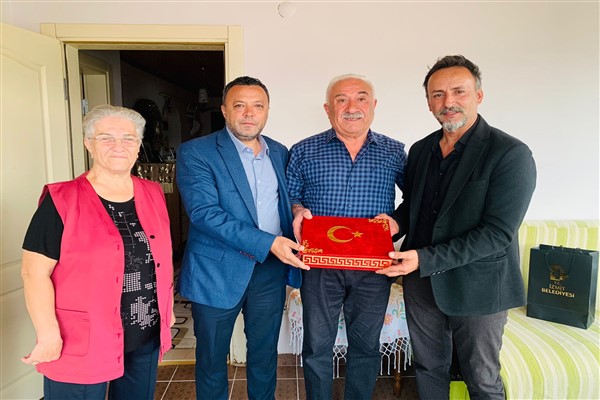 İzmit Belediyesi'nden Kıbrıs gazilerine ziyaret