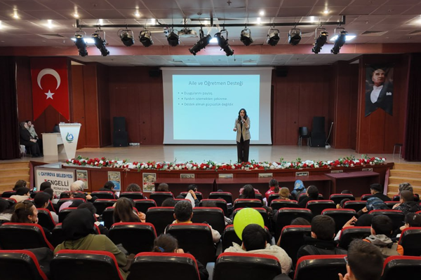 Çayırova’da Akran Zorbalığı ve Sınav Kaygısı Semineri düzenlendi<