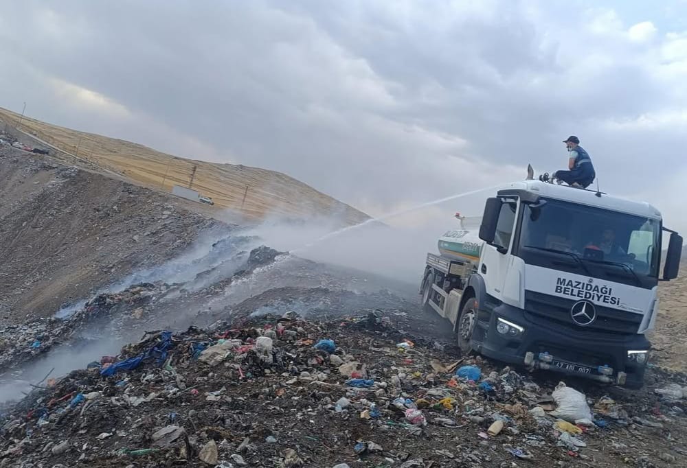 Mazıdağı’nda çöp alanında çıkan yangın kontrol altına alındı<
