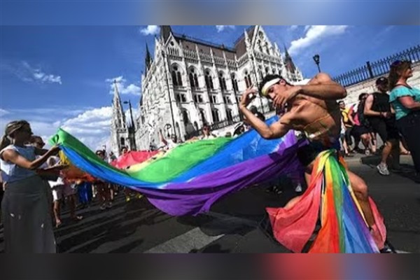 Macaristan, Pride etkinliklerini yasakladı<