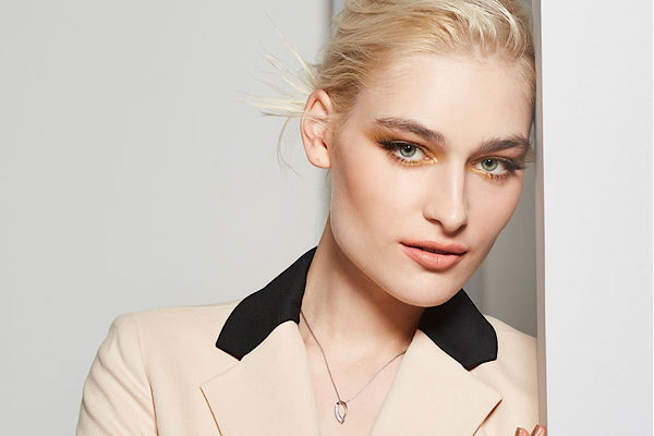 Bernhard H. Mayer Unity Diamond Pendant ile zarafetinizi tamamlayın<