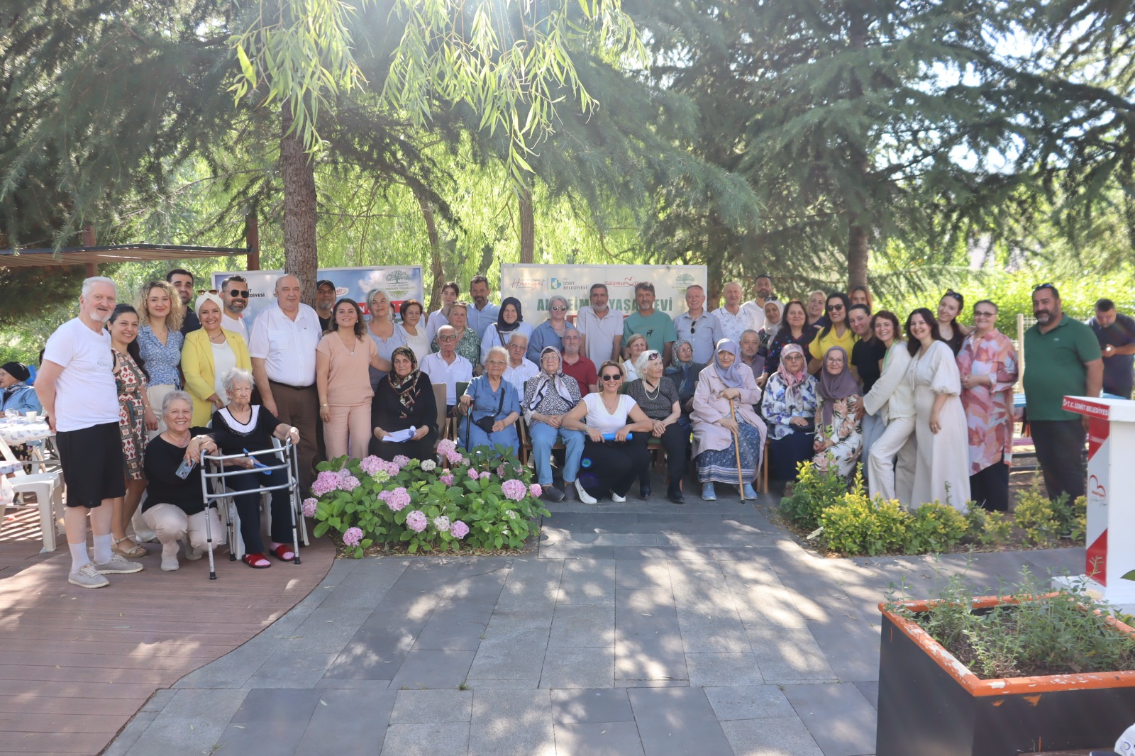 İzmit Belediyesi Alzheimer Yaşam Evi, dördüncü yılını kutladı<