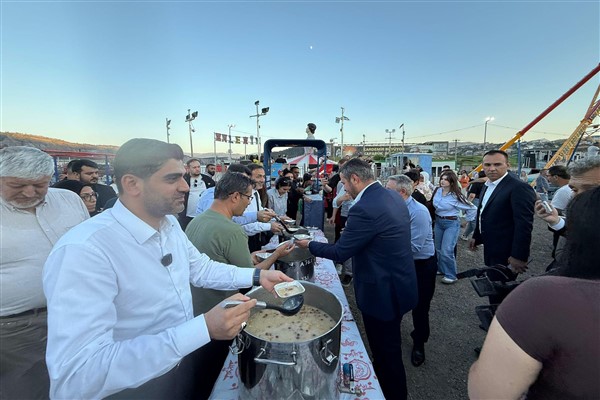 Karabük'te aşure dağıtıldı<