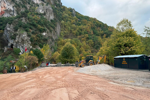 Oylat Mağarası bölgesinde çevre düzenleme çalışmaları<