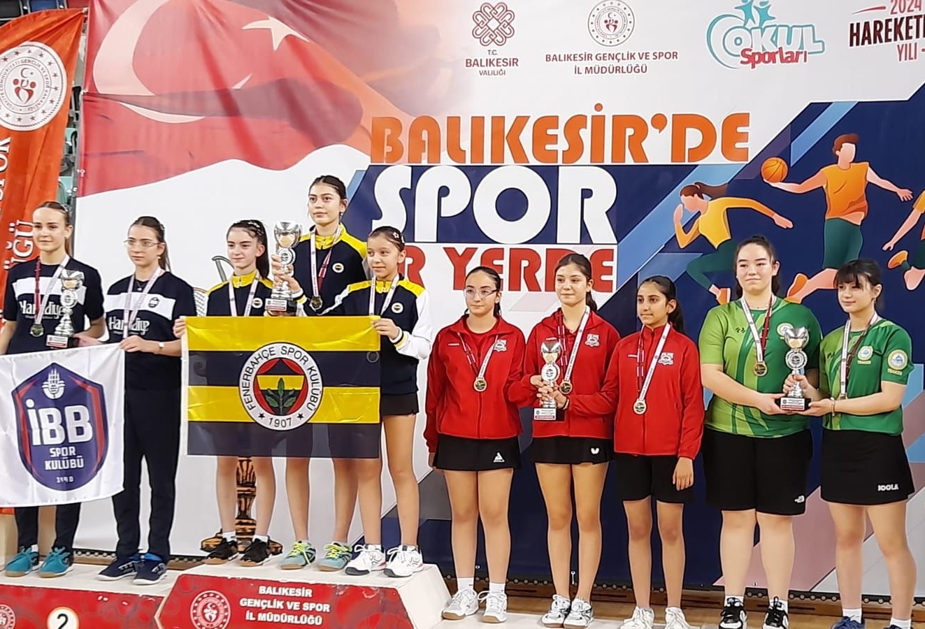 Yalova Belediyesi sporcuları Yıldızlar Türkiye Şampiyonası’na katılma hakkı kazandılar<