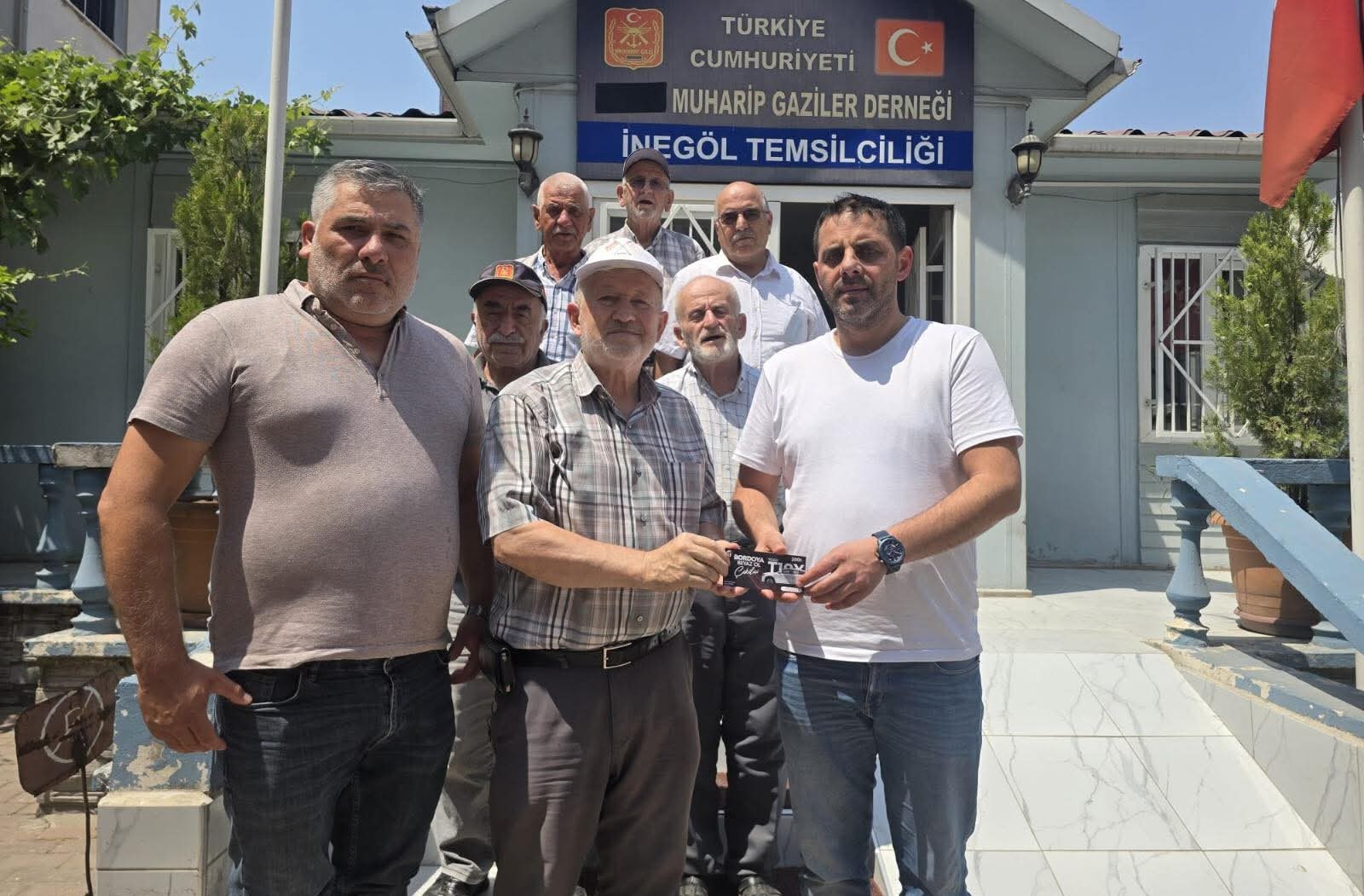 Sultan Su İnegölspor’una İnegöl Muharip Gaziler Derneği’nden destek<