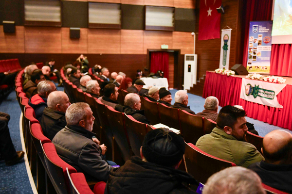 Vatandaşlara “Kışlatmadan, İlkbahara Arıcılıkta Koloni Yönetim” eğitimi verildi<