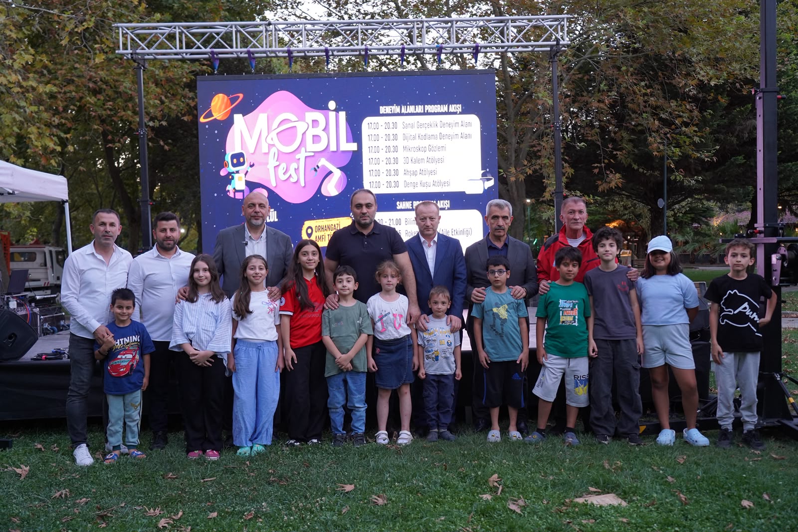 Başkan Aydın, Mobil Fest’te çocukların bilim heyecanına ortak oldu<