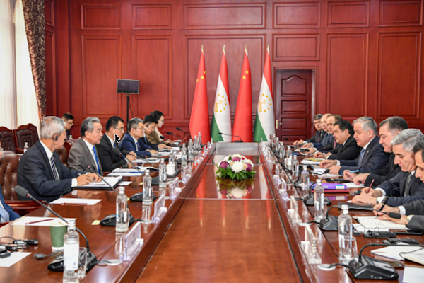 Çin ve Tacikistan Dışişleri Bakanları Stratejik Diyalogu Duşanbe'de yapıldı<