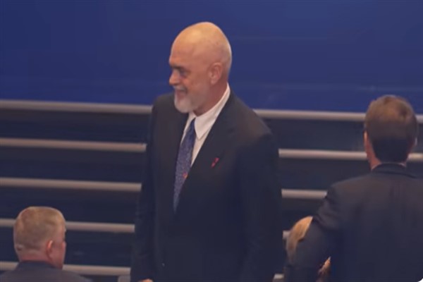Arnavutluk yolsuzlukla mücadele etmek ve AB'ye katılmak için yapay zekaya yöneliyor<