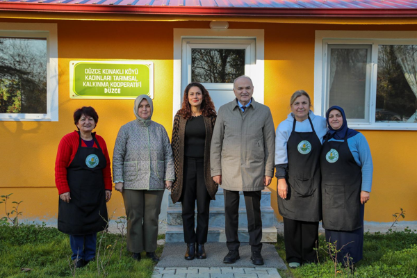 Başkan Özlü, girişimci kadınları ziyaret etti<