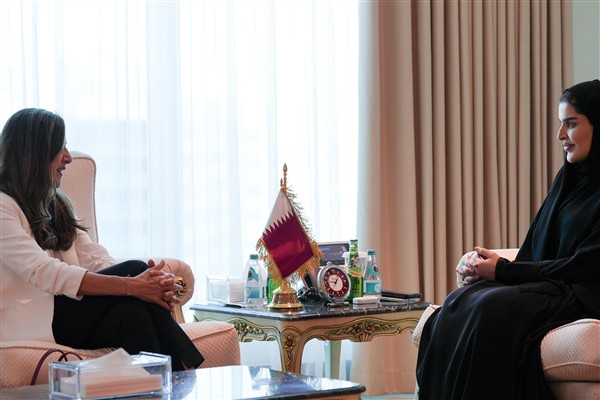Al Misnad, Chatham House'un MENA Programı Direktörü Vakil ile görüştü<