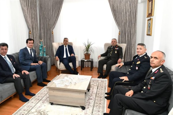 Vali Çiçek’ten 15 Temmuz gazisine ziyaret<