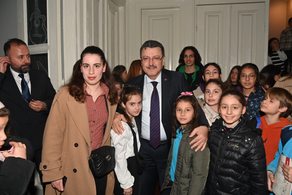 Trabzon'da öğrenciler için ulaşımda indirim uygulaması başladı<