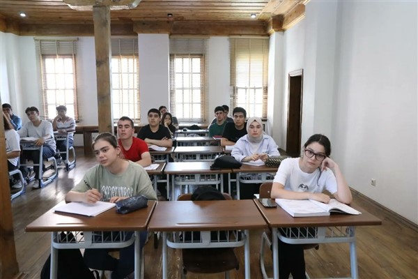 Büyükşehir KAYMEK’in “Matematik Kampı” devam ediyor<