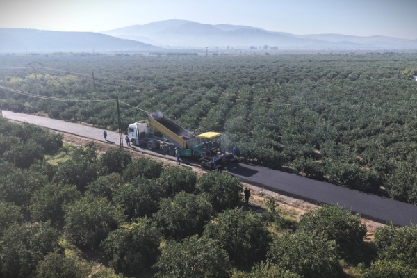 Selçuk’ta 15,5 kilometrelik yol çalışması sürdürülüyor<