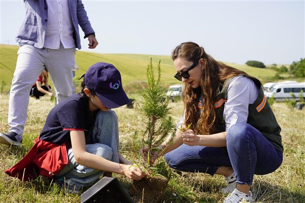 Çorlu'da yeni fidanlar dikildi