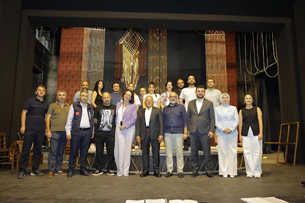 Kayseri Devlet Tiyatrosu’nda bakım ve onarım çalışmaları incelendi<