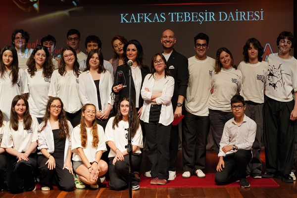 Anabilim Liseler Arası Tiyatro Festivali’nde sanatın gücü sahneye taşındı<