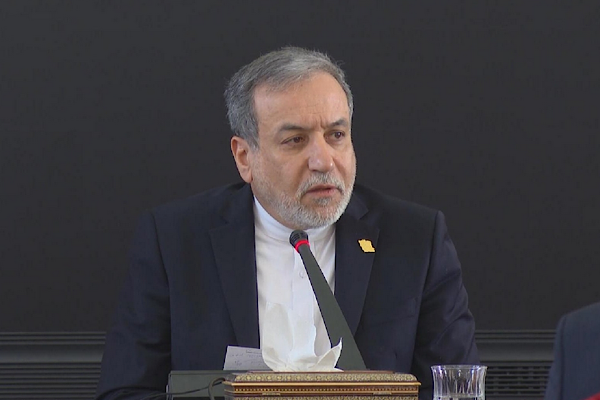 Arakçi: Diplomasiyi yeniden rayına oturtmak mümkün<