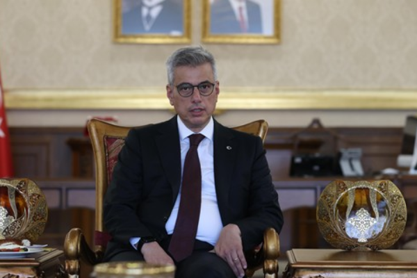 Memişoğlu: Yılbaşında da milletimizin sağlığı için görev başındayız