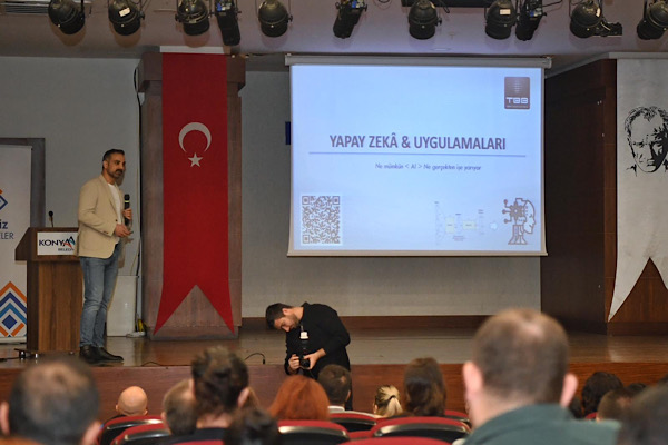 Konyaaltı’nda Yapay Zeka ve Uygulamaları Eğitimi gerçekleştirildi<