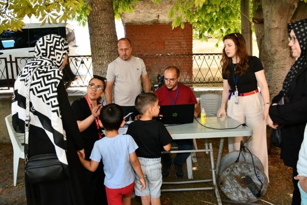 Eskişehir’de kırsaldaki öğrencilere kırtasiye desteği<