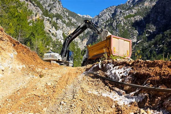 Alanya Belediyesi’nin kırsal mahallelerdeki çalışmaları sürüyor <