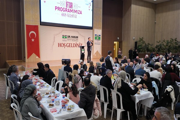 Bahçelievler'de gaziler ve şehit yakınları için bir iftar programı düzenledi